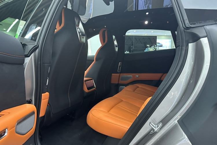 Used  YU7 2025 Ultra-Long Range High-Performance All-Wheel-Drive Max Edition
