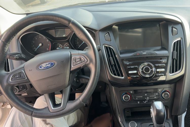 Used Ford Focus 2017 Hatchback 1.6L Automatic Fashion Edition Smart Drive Version
