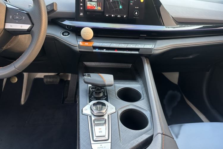 Used Changan UNI-V 2022 1.5T Prestige Version
