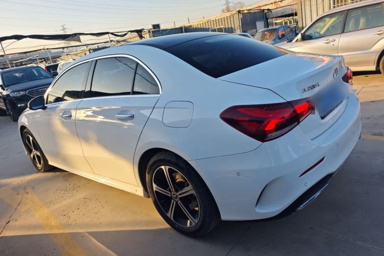 Used Mercedes-Benz A-Class 2022 Revised Version A 200 L Sport Sedan Fashionable Style
