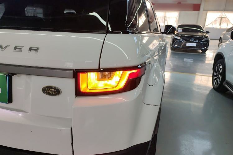 Used Land Rover Range Rover Evoque 2018 240 PS SE Smart Brilliance Edition
