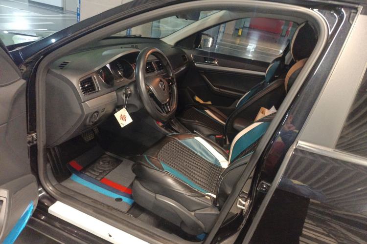 Used Volkswagen Lavida 2015 1.6L Automatic Comfort Edition