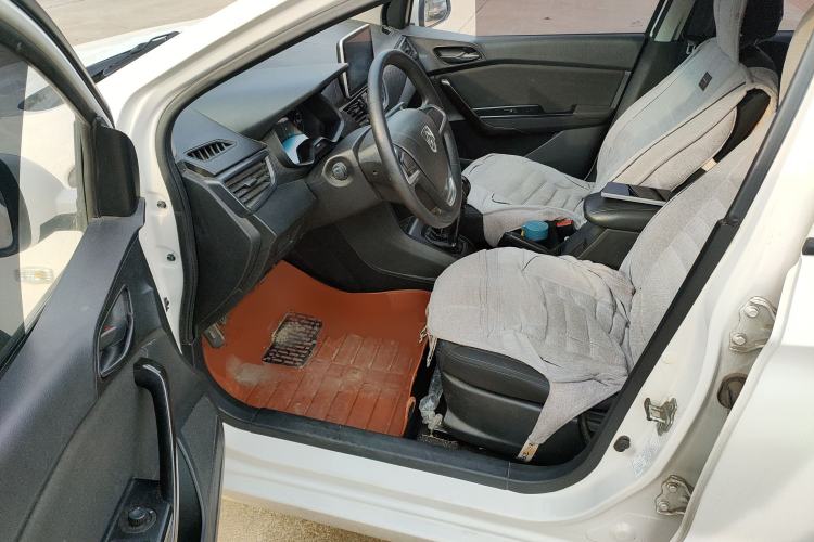 Used Baojun 310 2016 1.2L manual Comfort trim level