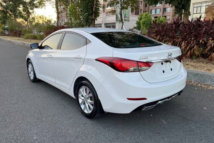 Used Hyundai Elantra 2016 1.6L Automatic Smart Version
