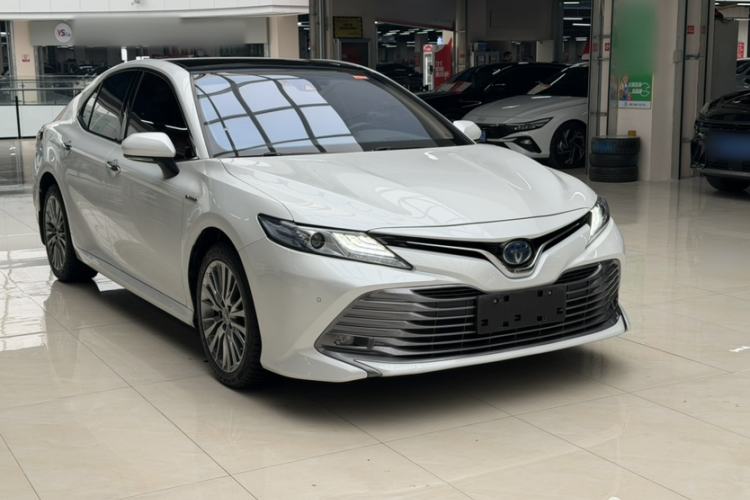 Used Toyota Camry 2019 Dual-Engine 2.5 HG Luxury Edition China V Standard
