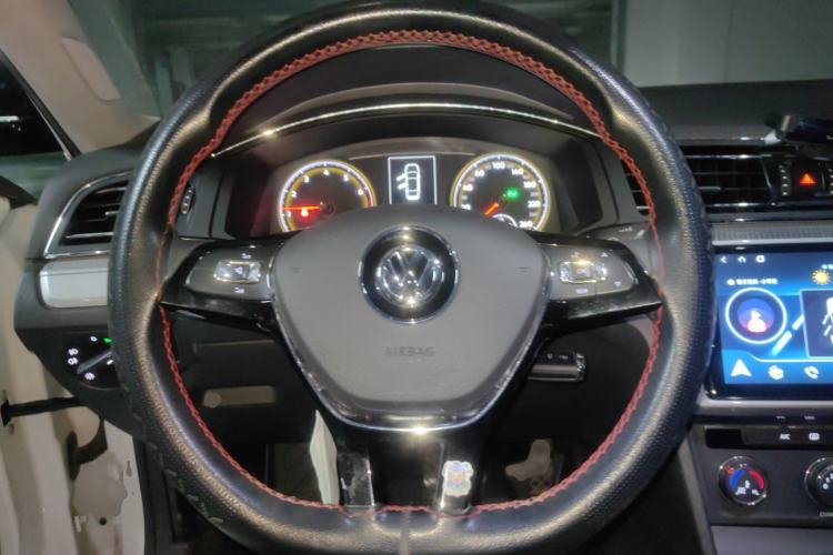 Used Volkswagen Lamando 2019 230TSI DSG Fashion Edition China VI