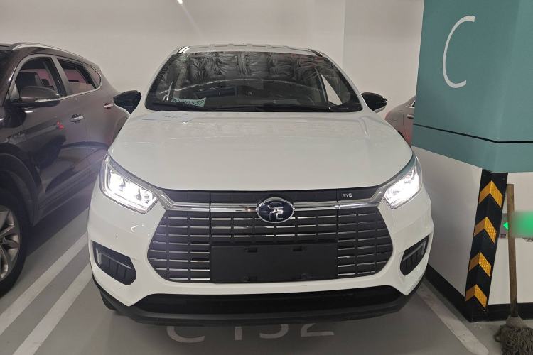 Used BYD Yuan New Energy 2019 EV535 Smart Connect Trendsetting Model

