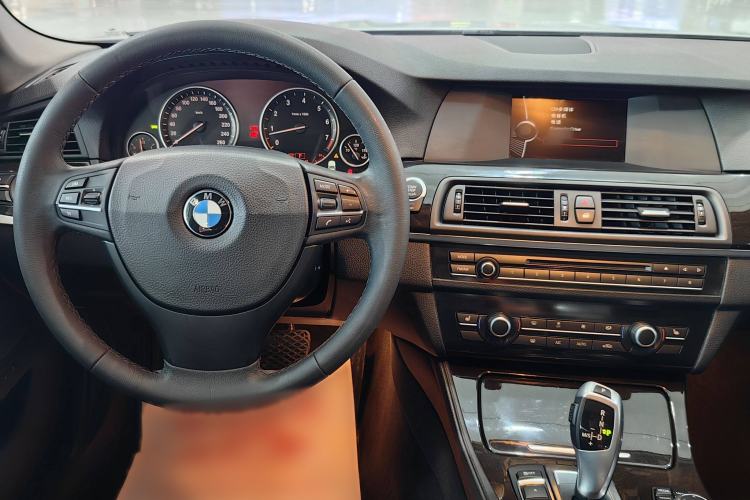 Used BMW 5 Series 2013 525Li Leading Model