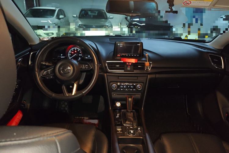 Used Mazda Mazda 3 Axela 2017 Hatchback 2.0L Automatic Sport Model China V Emission Standard
