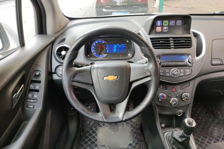 Used Chevrolet Trax 2016 1.4T Manual Two-Wheel Drive Comfort Version with Sunroof