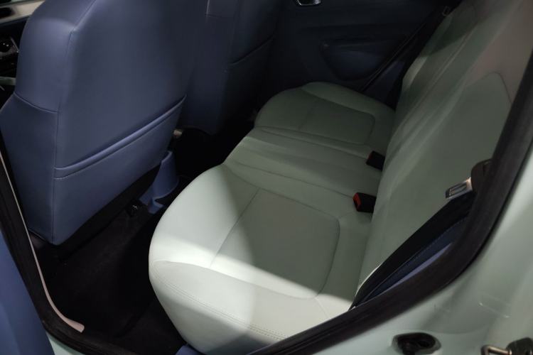 Used Dongfeng NAMMI BOX 2022 Revised Light Wind Edition 201 km Standard Version
