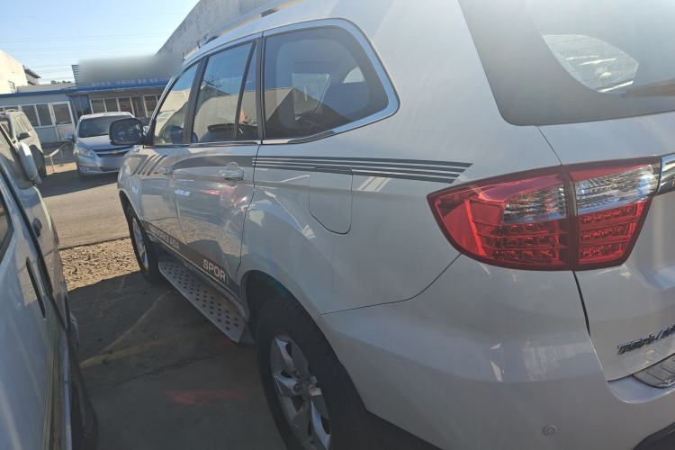 Used Foton Savana 2017 2.8T Automatic 2WD Diesel Luxury 7-Seater