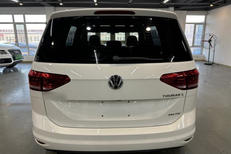 Used Volkswagen Touran 2016 Volkswagen Touran L 280TSI DSG Comfort Edition
