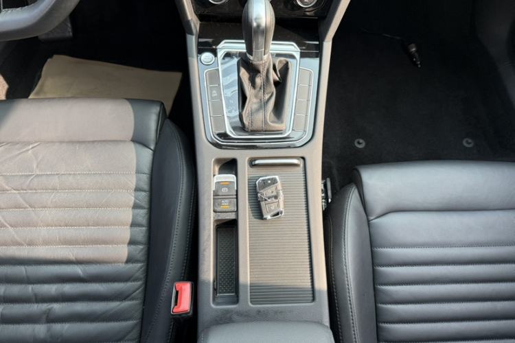 Used Volkswagen Magotan 2019 330TSI DSG Luxury Version China VI Standard
