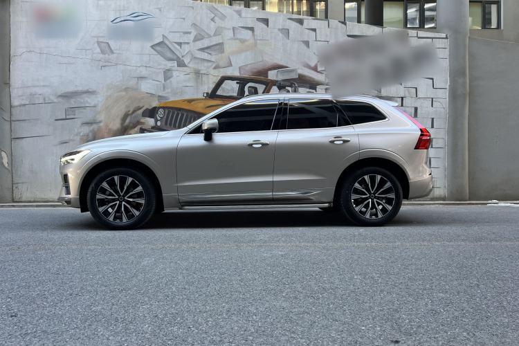 Used Volvo XC60 2023 B5 4x4 Smart Luxury Edition
