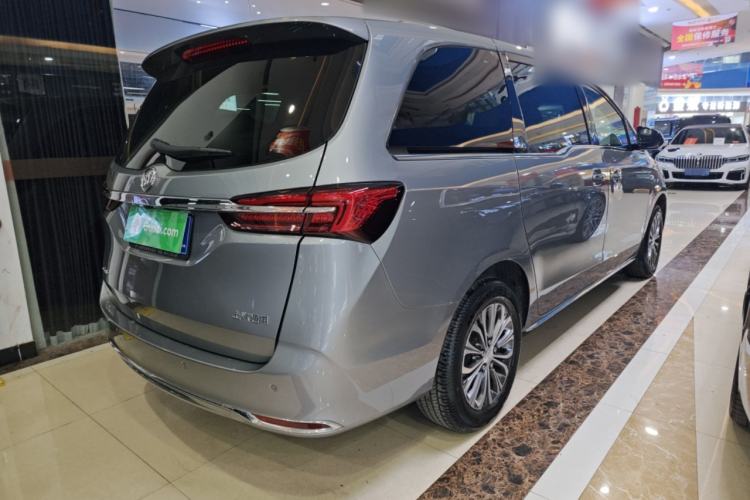 Used Buick GL8 2023 Facelifted Land Cruiser Executive Luxury Version