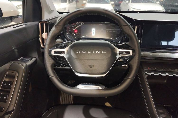 Used Wuling Xingyun 2023 2.0L DHT Flagship Edition
