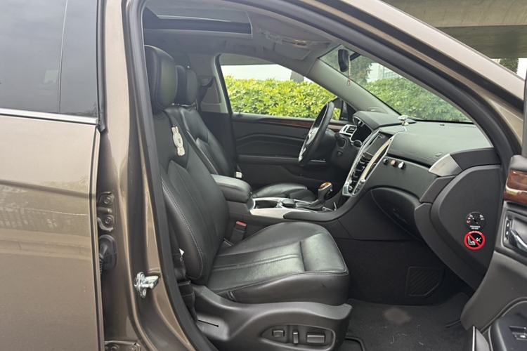 Used Cadillac SRX 2015 3.0L Elite Model
