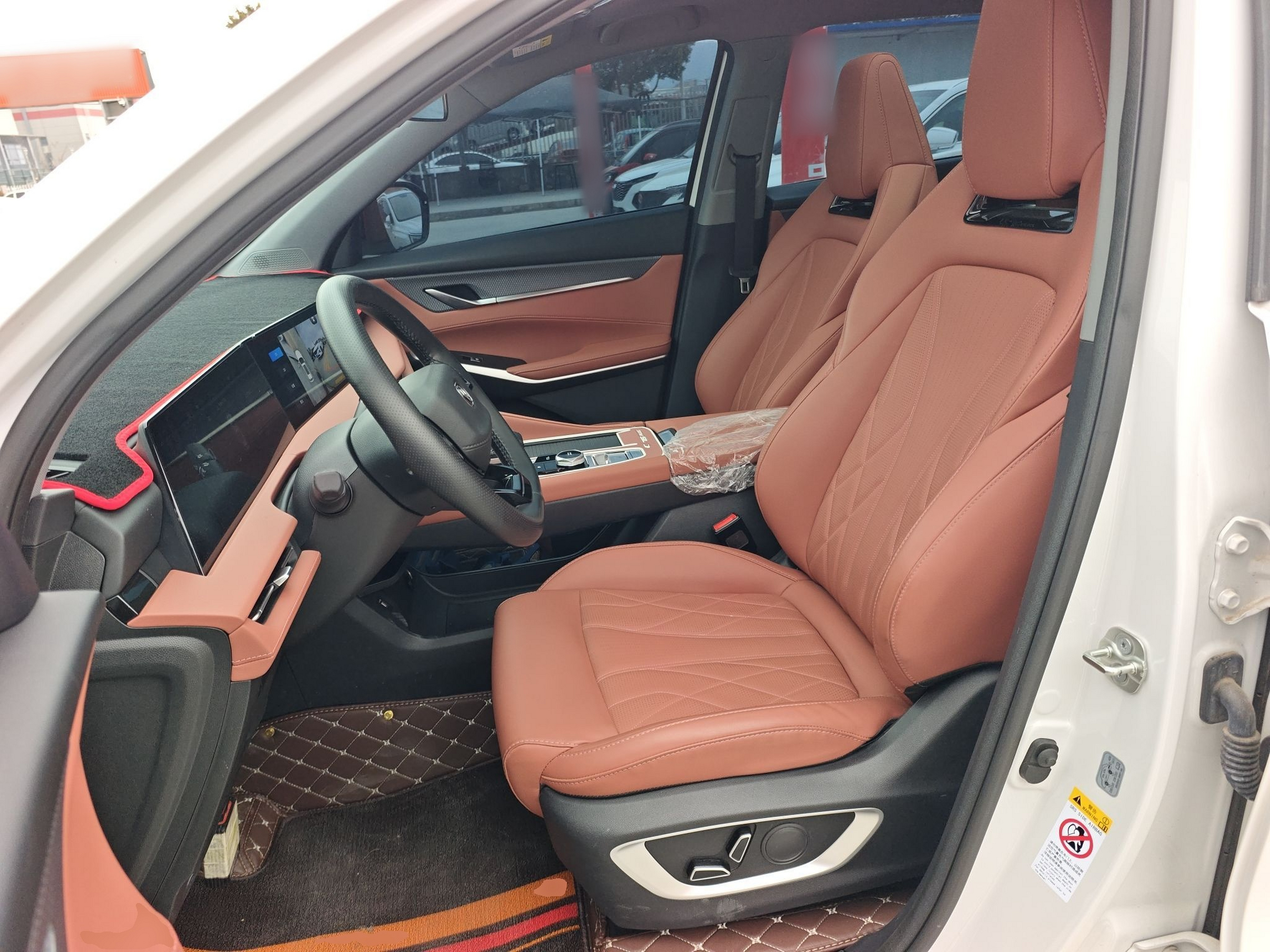 المقاعد الأمامية داخل السيارة