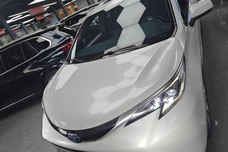 Used Toyota Sienna 2021 2.5L Hybrid Premium Edition
