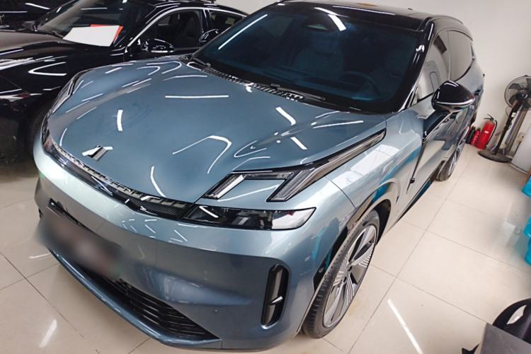 Used Lynk & Co 08 EM-P 2025 220 km All-Wheel-Drive Performance Halo