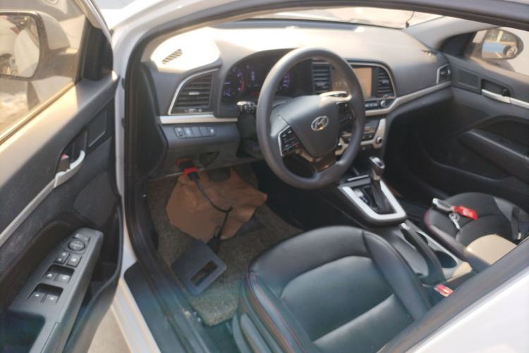 Used Hyundai Elantra 2016 1.6L Automatic ZhiXuan – Elite Version