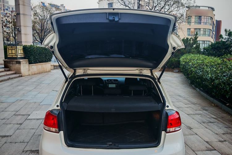 Used Volkswagen Golf 2012 1.6L Automatic Comfort Model
