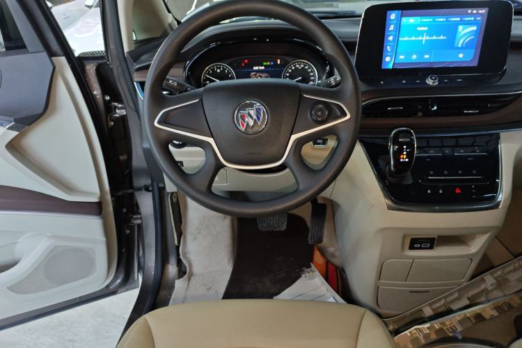 Used Buick GL8 2022 Land Cruiser Executive Class 652T Comfort Model
