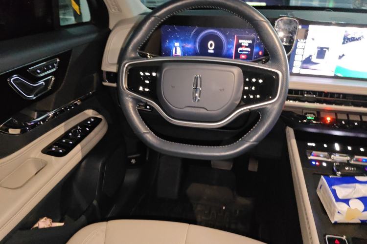 Used Lincoln Corsair 2024 2.0T Two-Wheel-Drive Luxury Edition
