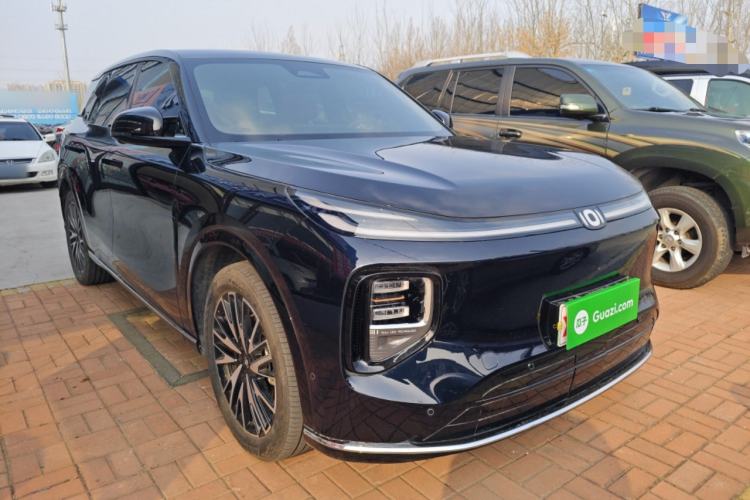 Used  Q07 2025 215 Flagship Edition