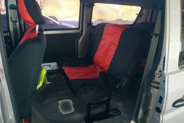 Used Jinbei Hiace X30 2023 1.5L Super-Comfortable Passenger Van 5/6/7-Seater Non-Air-Conditioned Version Model SWC15M
