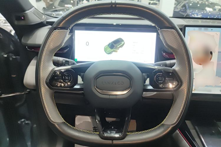 Used Lynk & Co 08 EM-P 2025 220 km All-Wheel-Drive Performance Halo
