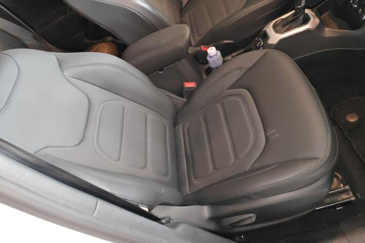 Used  Renegade 2019 220T Automatic Leading Edition