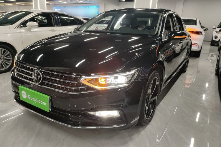 Used Volkswagen Magotan 2023 2 Million Units Limited Edition 330TSI DSG Leading Version
