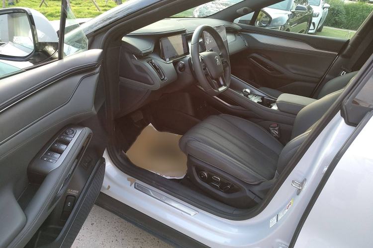 Used BYD Song L EV 2025 Intelligent Driving Version 662 km LiDAR Excellence Edition
