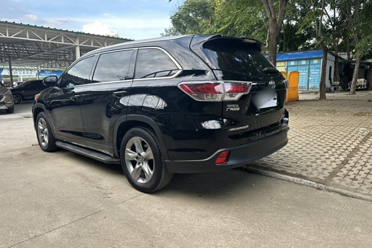 Used Toyota Highlander 2017 2.0T Two-Wheel Drive Luxury Edition 7 Seats
