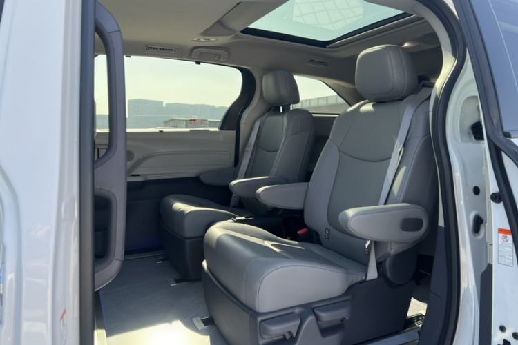 Used Toyota Granvia 2023 2.5L Hybrid Prestige PLUS Edition