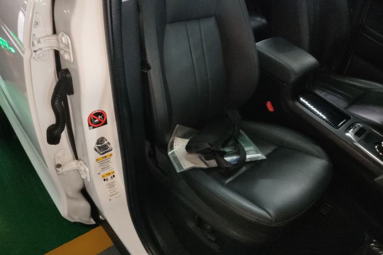 Used Land Rover Discovery Sport 2018 240 PS SE Version