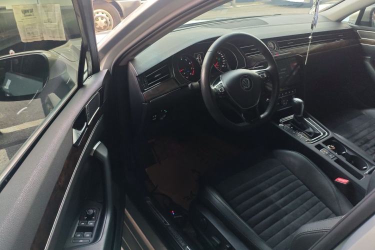 Used Volkswagen Magotan 2018 330TSI DSG Luxury Model
