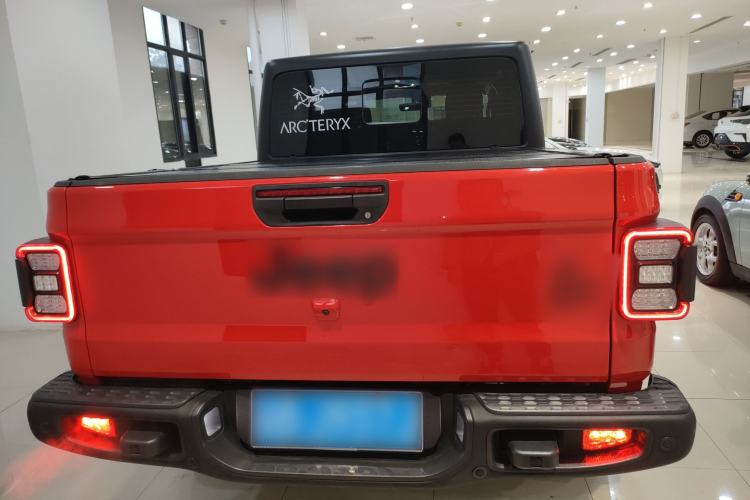 Used  Gladiator 2022 3.6L Pioneer Edition