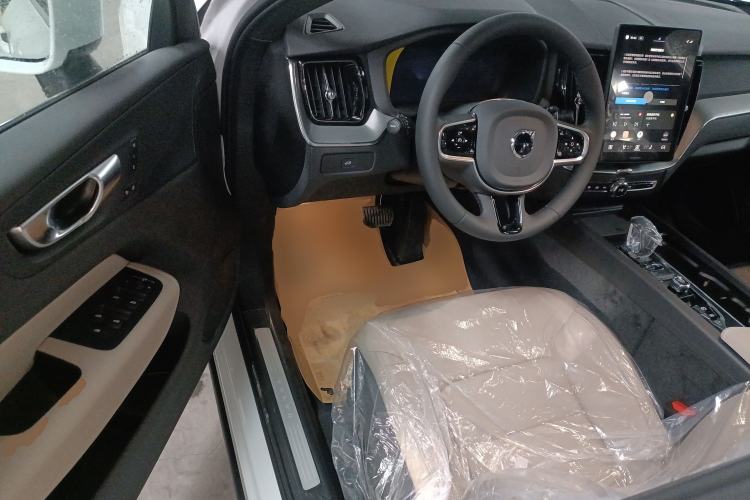 Used Volvo XC60 2026 B5 4x4 Smart Luxury Edition
