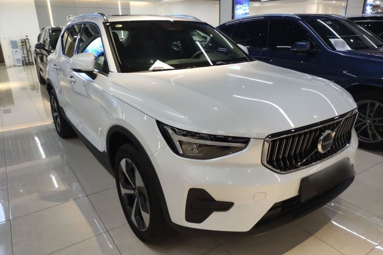 Used Volvo XC40 2025 B4 4x4 Smart Luxury Edition