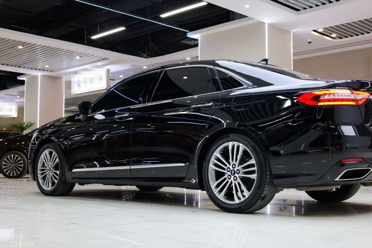 Used Ford Taurus 2019 EcoBoost 245 Vignale Deluxe Edition
