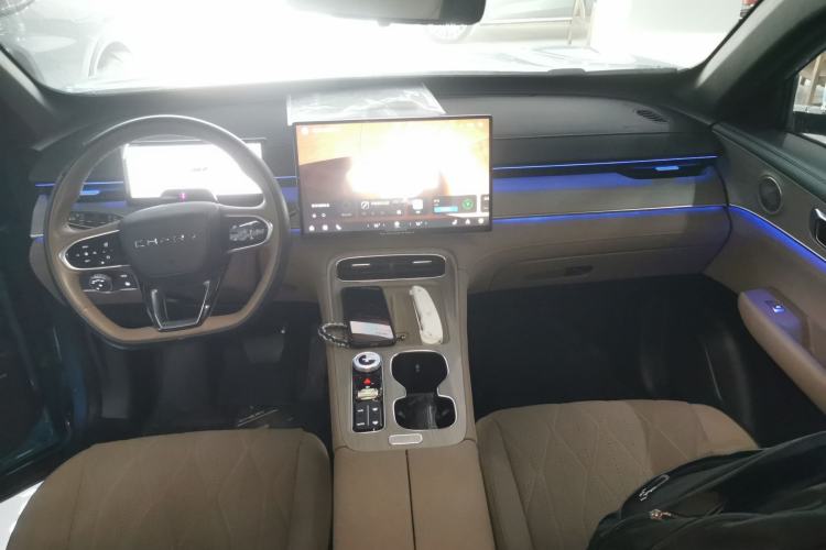 Used Chery Tiggo 8 PLUS C-DM 2025 1.5T 116 km Prestige Version 5 Seats
