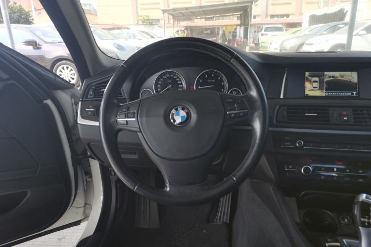 Used BMW 5 Series 2014 525Li Leading Model
