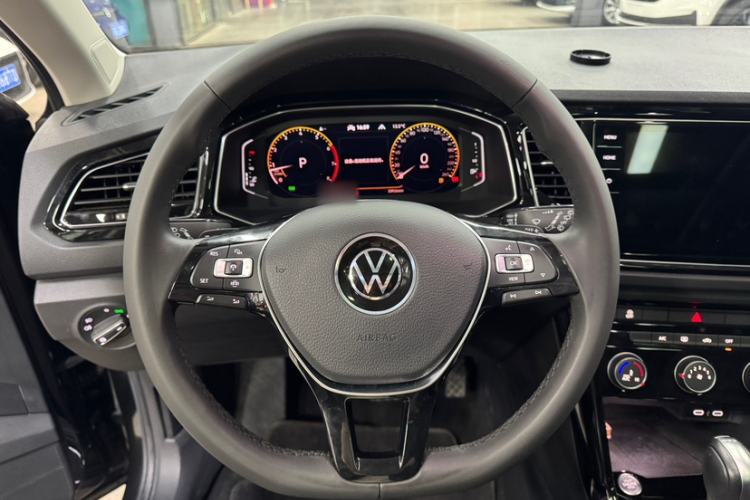 Used Volkswagen T-ROC 2021 280TSI DSG Two-Wheel Drive Comfort Connect Edition
