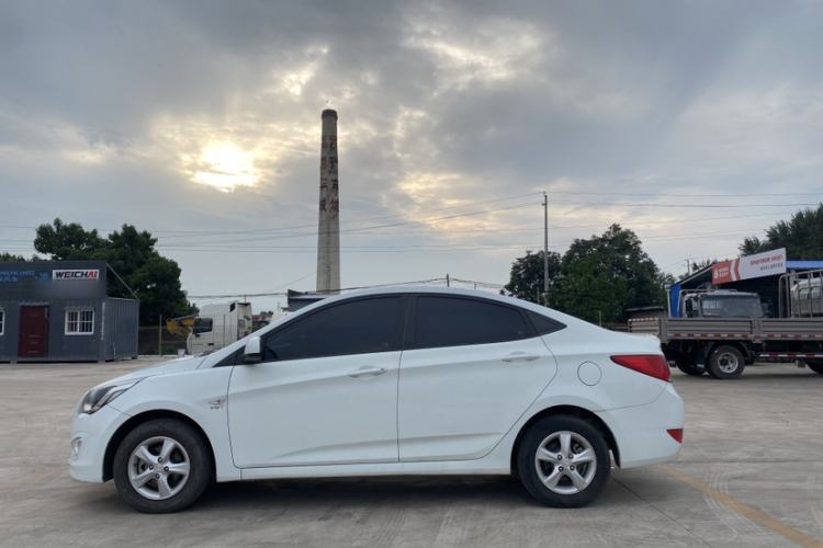 Used Hyundai Verna 2016 1.4L Manual Smart GLS Trim
