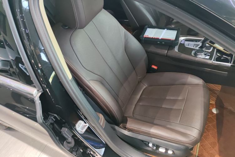 Used BMW 7 Series 2017 730Li Leading Model
