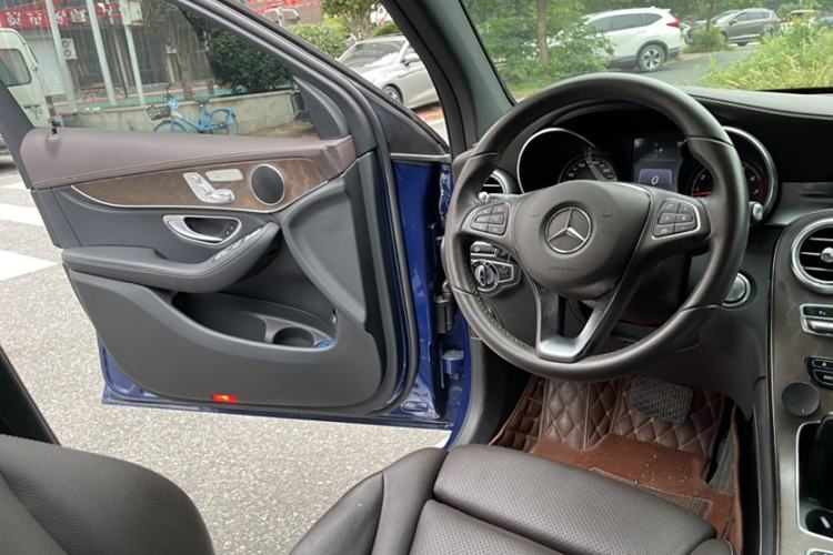 Used Mercedes-Benz GLC 2016 GLC 300 4MATIC Dynamic Model