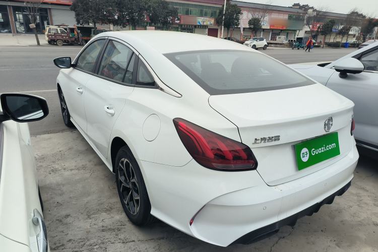 Used MG 5 2023 180 DVVT Manual Fashion Edition
